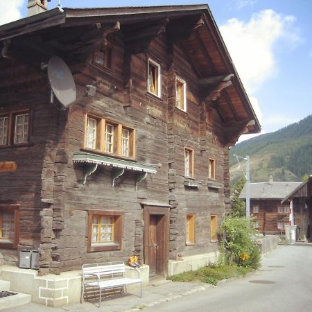 Bi De Furre Apartment Reckingen Bagian luar foto